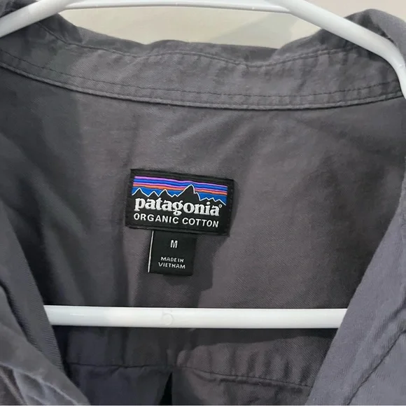 Patagonia Men’s Organic Cotton Button Up Gray Shirt With Front Pockets Medium LS - Picture 3 of 6